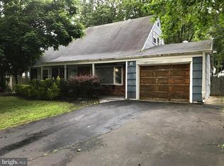 6 Gallant Ln, Willingboro, NJ 08046