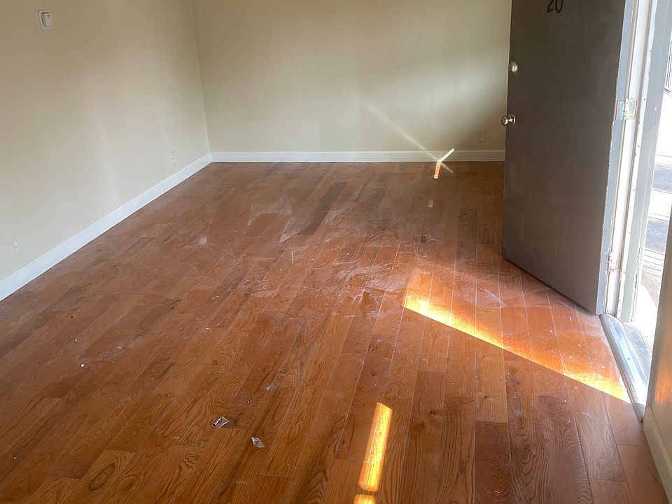 2nd image of 3070 Moorpark Ave APT 20