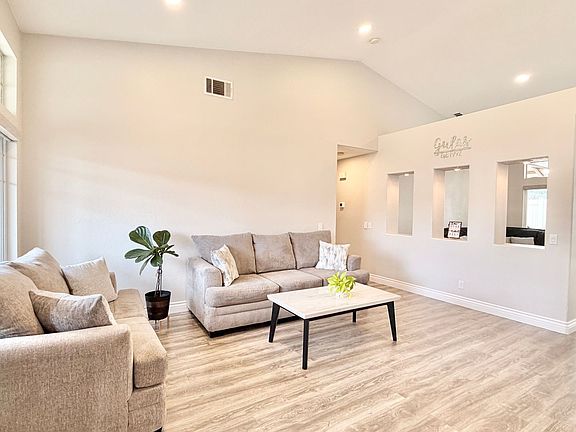 4th image of 4853 Lake Shore Pl