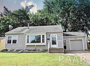 1514 Tennell Rd, Pekin, IL 61554