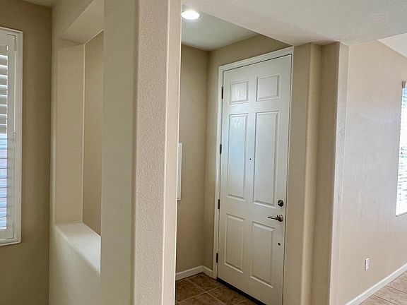 4th image of 3363 Chartwell St