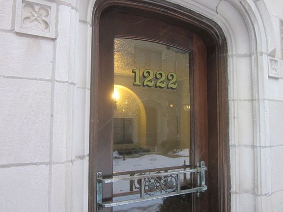 3rd image of 1222 W Jarvis Ave APT 1S