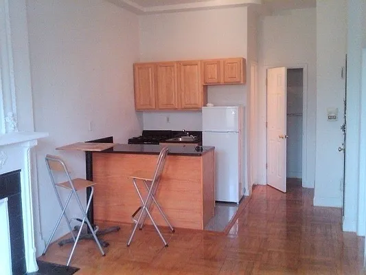 Rented by Dynamik Realty | media 10