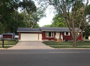 1327 S Lawson St, Aberdeen City, SD 57401