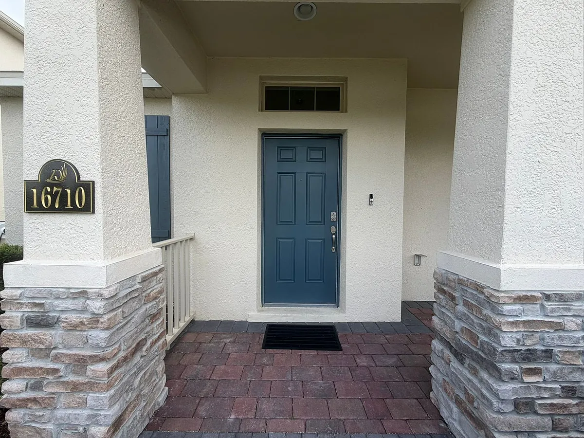 Building Photo - 16710 Point Rock Dr