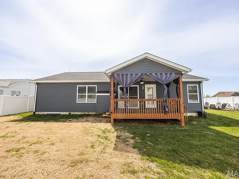 407 Sammy Ln — Photo 42