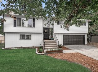 18876 Blue Ridge Dr, Oregon City, OR 97045