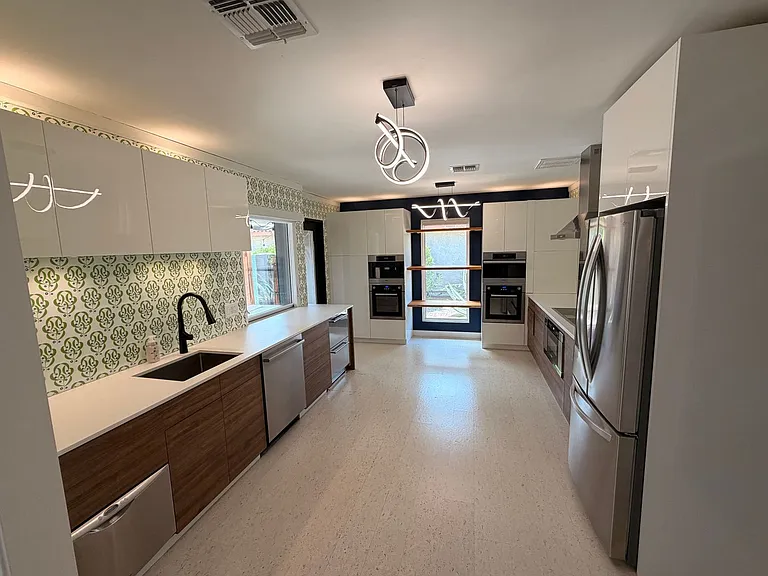 13139 W Seville Dr — Photo 4