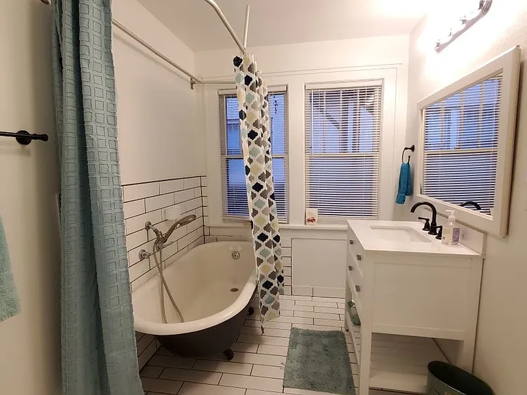 911 Fruit Ave NW — Photo 9