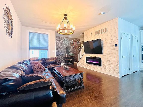 4th image of 504 Juneberry Ct
