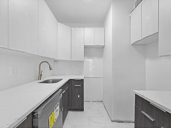3rd image of 111 E 38th St APT 2A
