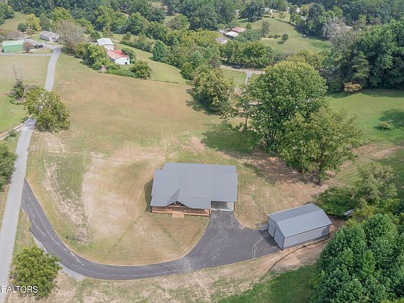 5th image of 173 Richardson Hl