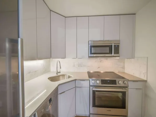250 West 19th Street image 1 of 9