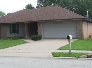 910 E Deerfield St, Springfield, MO 65807