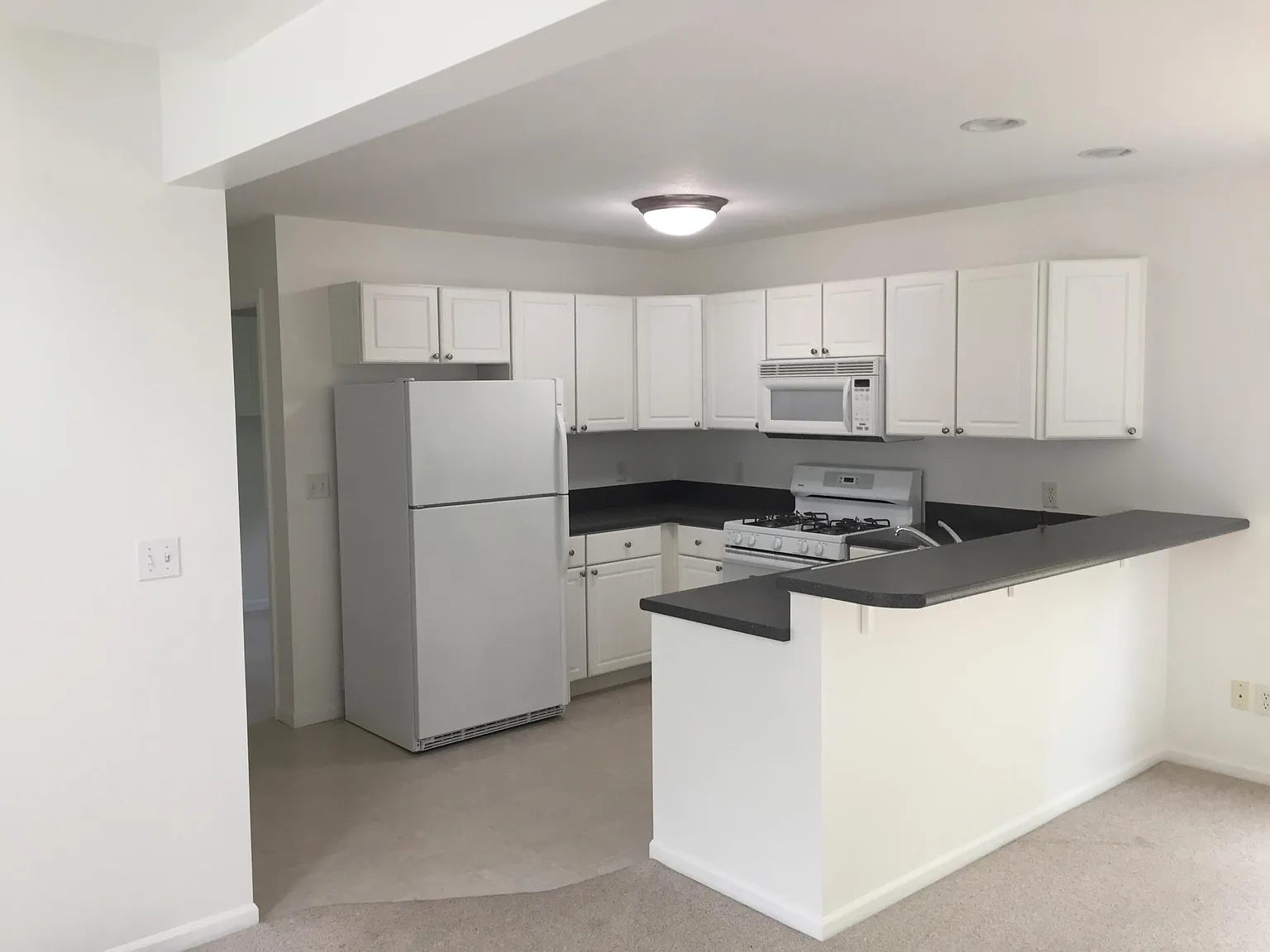 2 bed, 1.5 bath, 1500 sqft, $1,850 — Photo 2