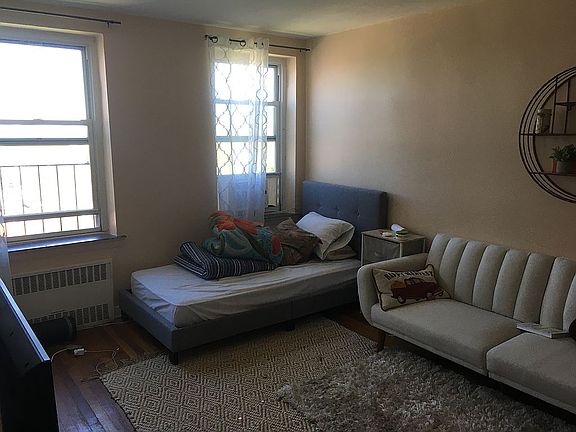 5th image of 8450 169th St