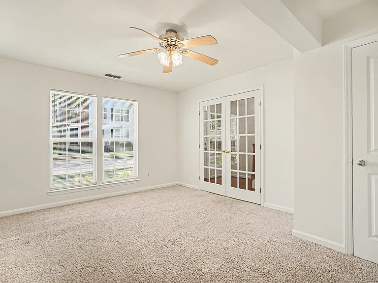 15658 King Louis Ct — Photo 7