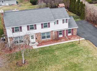 431 Susan Ln, Thiensville, WI 53092