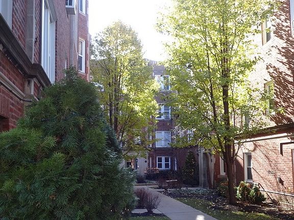 3rd image of 1409 W Farwell Ave #L3