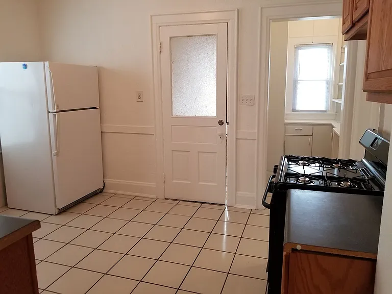 2425 N Cramer St — Photo 6