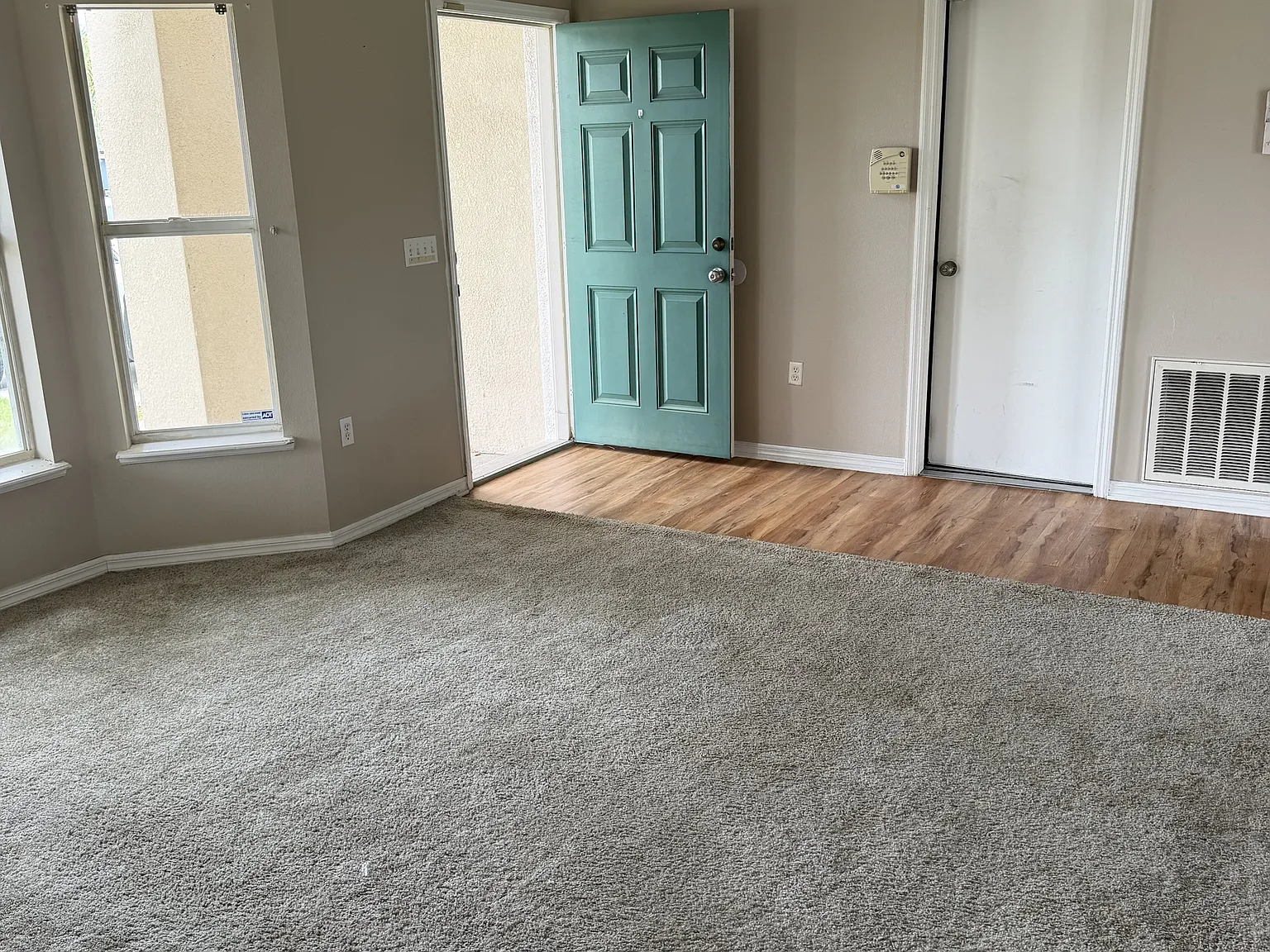 255 Lobelia Dr - Holly Hills Estates — Photo 2