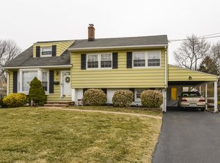3 Louise Pl, Middletown, NJ 07748