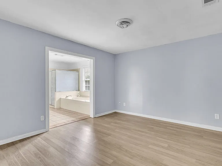 8745 Kimberly Dr — Photo 16