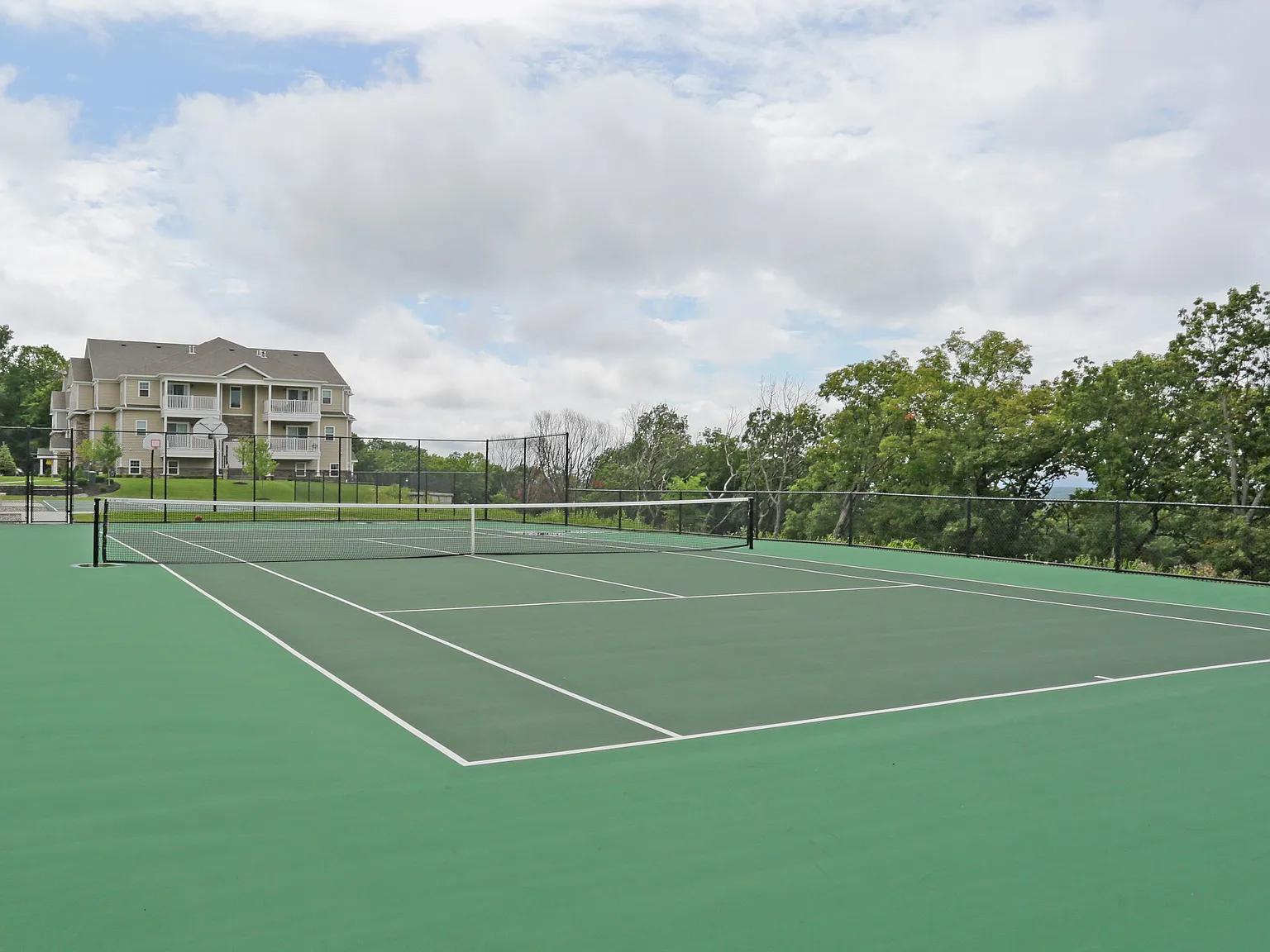Stoneledge Terrace Apartments — Photo 4