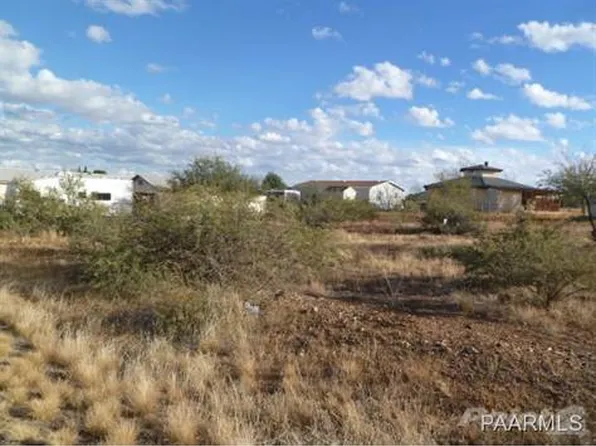 20329 E Sierra Dr, Mayer, AZ 86333