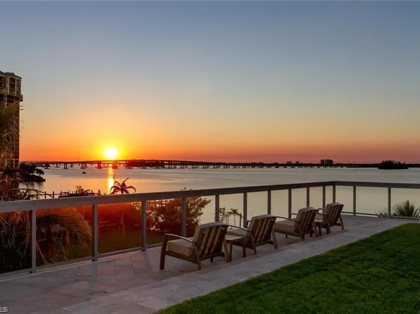 3000 Oasis Grand Blvd, Fort Myers, FL