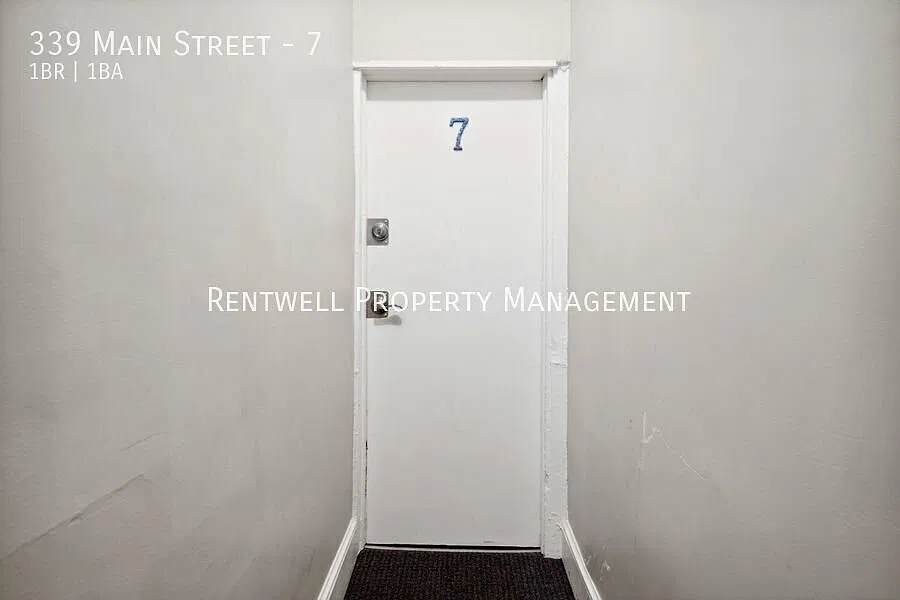 Renovated 1-Bedroom Apartment in Downtown Royersford! — Photo 2