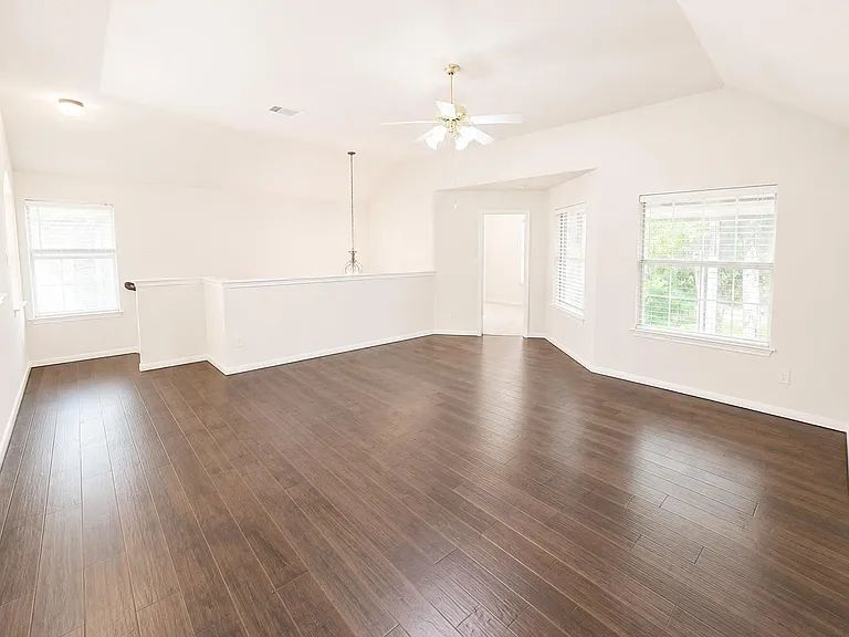 98 W Knightsbridge Dr — Photo 21