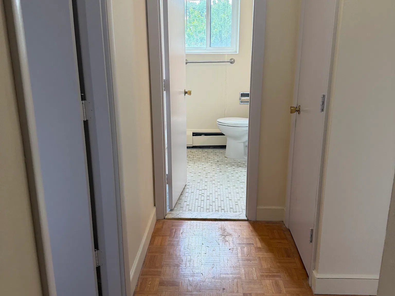 2 bed, 800 sqft, $2,400 — Photo 4