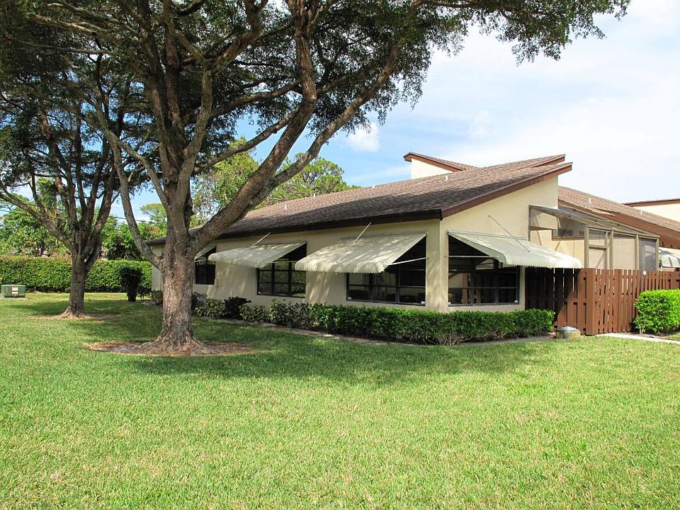 Front view of corner villa