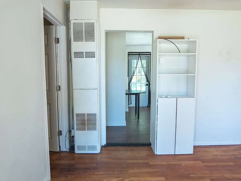 234 Hudson Ave — Photo 2