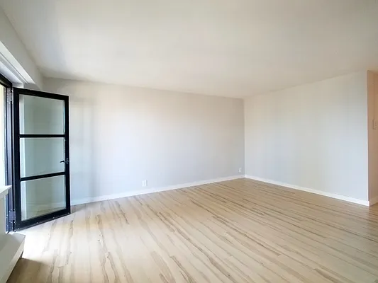 Rented by Sovereign Associates | media 21