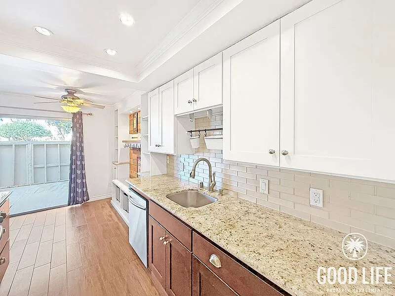 2 bed, 1.5 bath, 1104 sqft, $2,800 — Photo 3