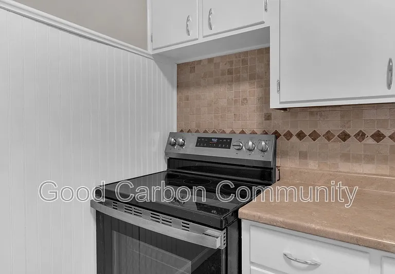 24 Lincoln Ave #REAR — Photo 4