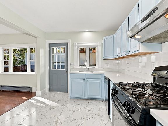 3rd image of 105 Reed Ave