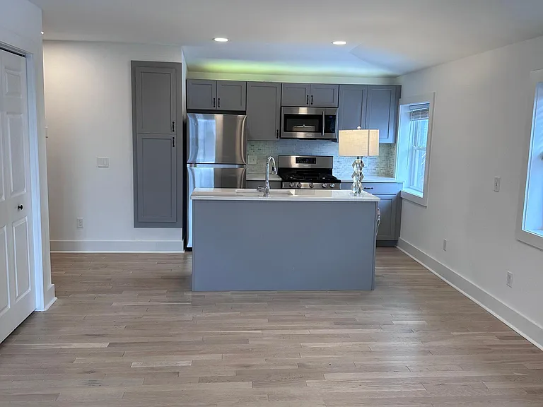 84 S Washington St #B — Photo 3