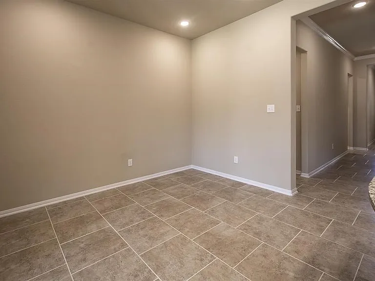 2622 Ivy Wood Ln — Photo 5