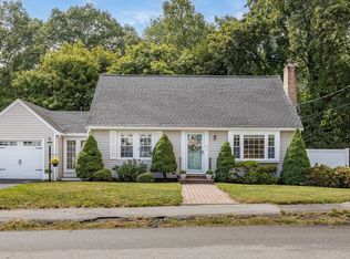 51 Hopkins St, Reading, MA 01867