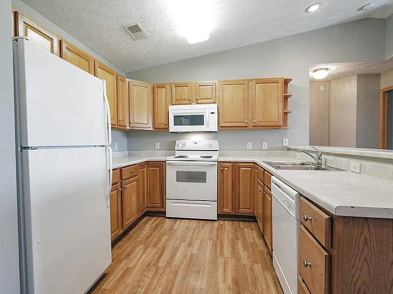 Lexington Ridge Apartments — Photo 28
