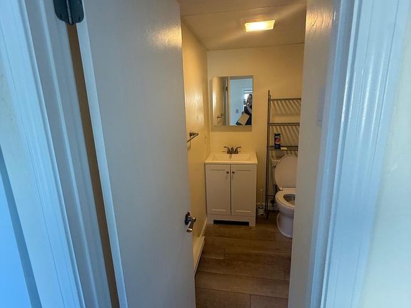 4th image of 31-37 Leicester St #3