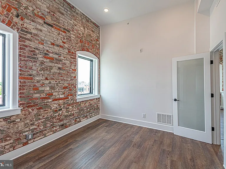 1211 Bainbridge St #2A — Photo 7