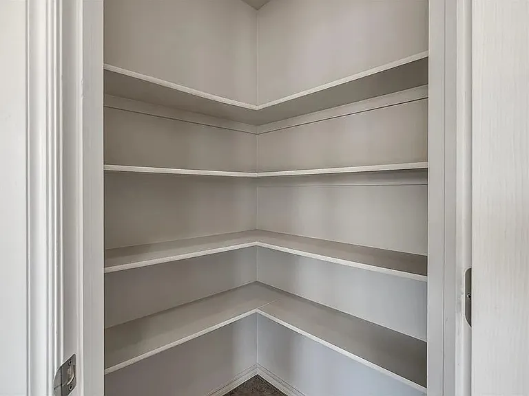2505 Black Oaks Cir — Photo 10