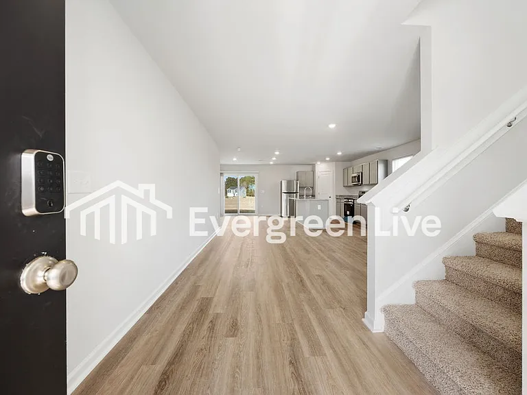 1005 Kinness Dr — Photo 12