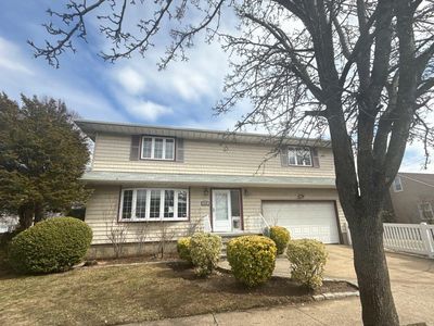990 N 6th Street, New Hyde Park, NY, 11040