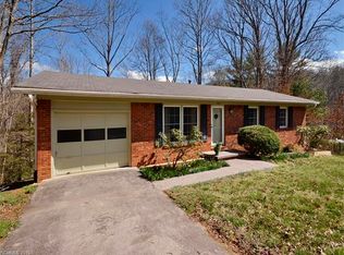 108 Botany Dr, Asheville, NC 28805