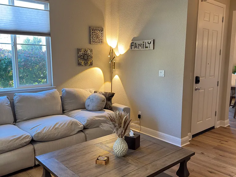 114 Huddlestone Cir — Photo 5